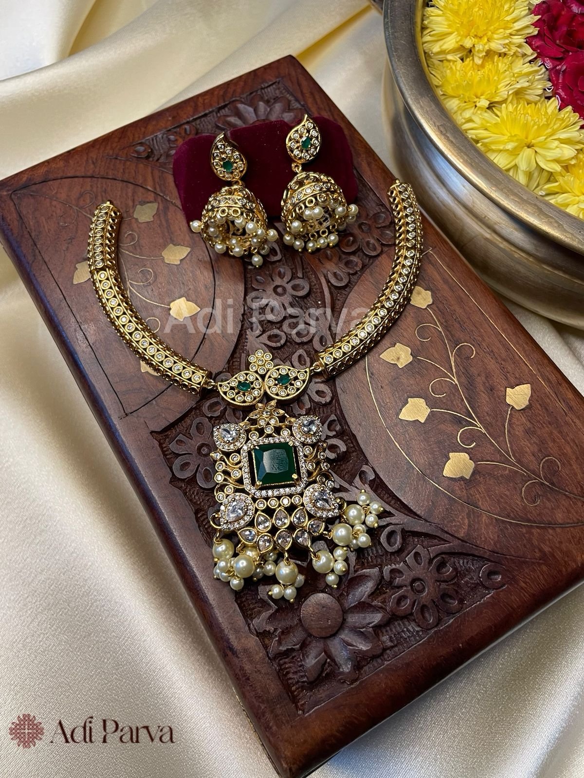 Emerald Gold Finish Neckpiece